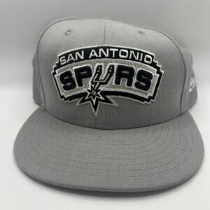 San Antonio Spurs Hat Cap New Era 59Fifty 7 1/2 Fitted Gray Spellout NBA Logo